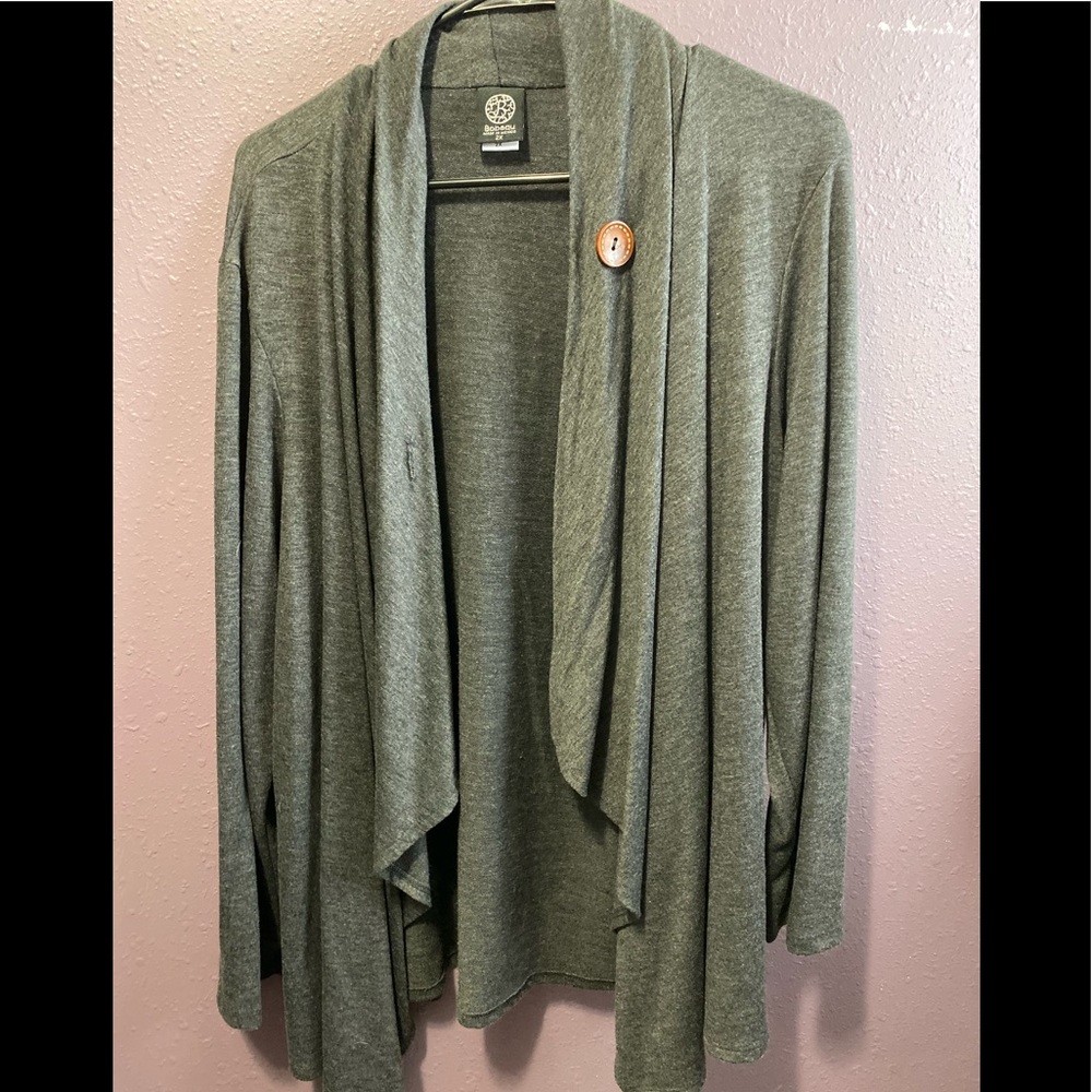 Grey 2x wrap around.  Never worn wo tags